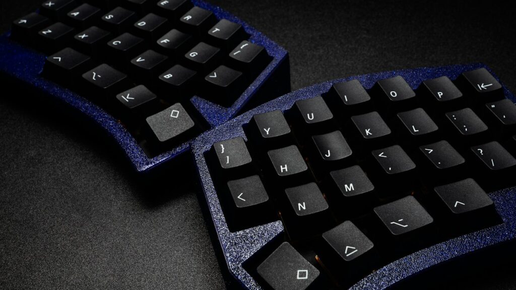 The Science of Keyboard Tenting: How Angle Adjustments Relieve Wrist Pressure Mechanical tenting kits: Measuring carpal tunnel pressure at 0°, 15°, and 30° an