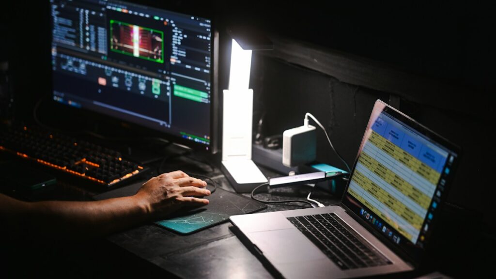 Preventing Mouse-Hand Repetitive Strain: Switching to Vertical Handshake Posture Comprehensive RSI rehabilitation: anatomical nerve decompression, palm sizing, a